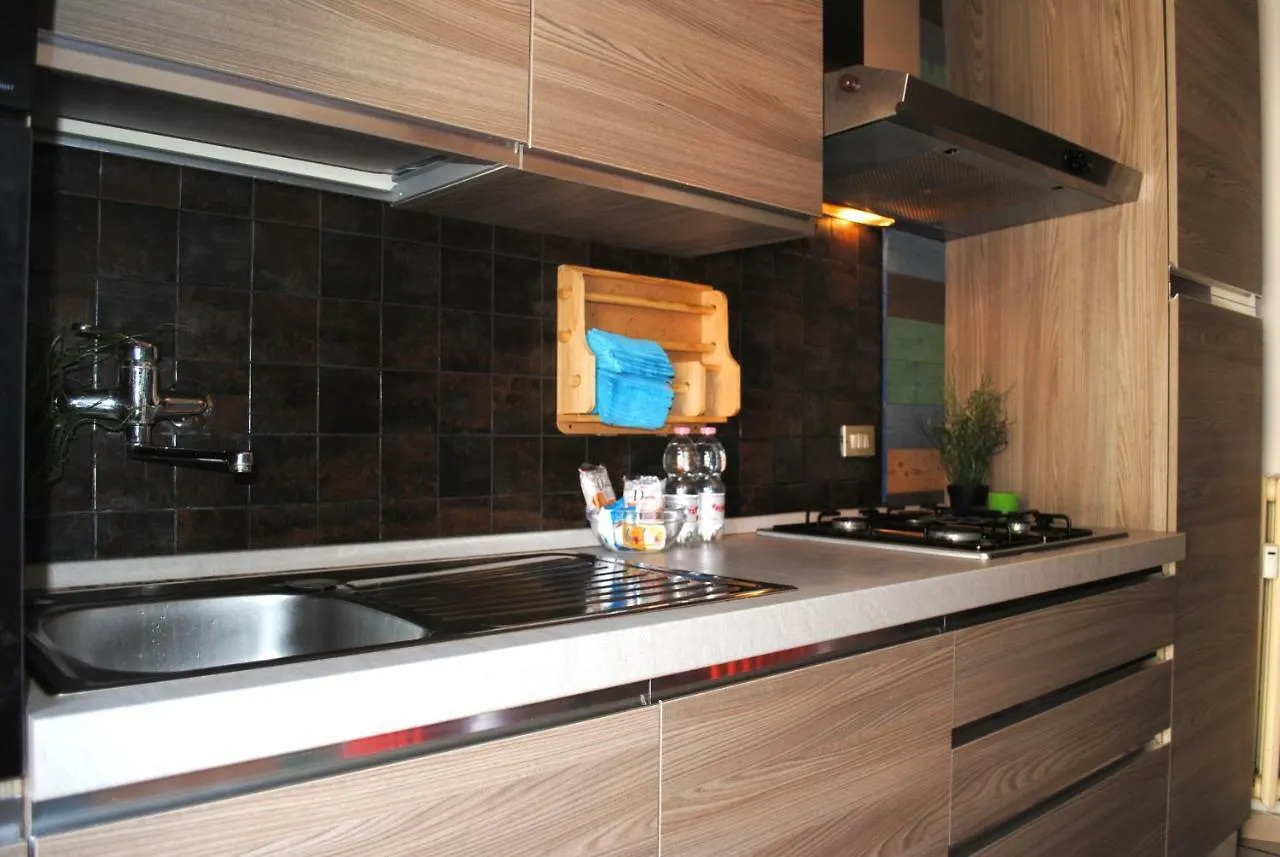 Bnbook - Ferrarin Apartment Sesto Calende Italia
